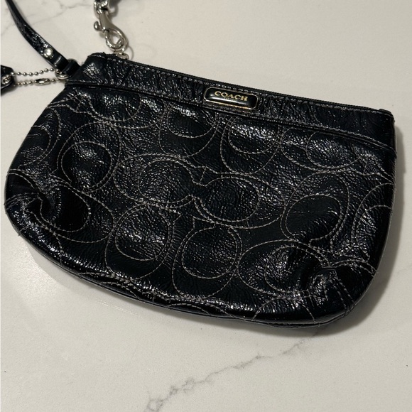 Coach Black Patent Leather Clutch Wristlet - Picture 1 of 9